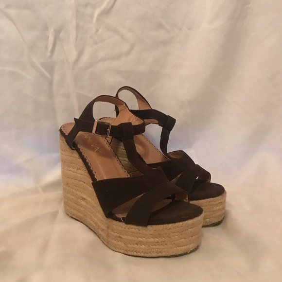Brown strappy wedges - Picture 1 of 3